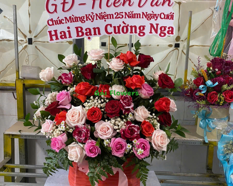 Giỏ hoa kỉ niệm ngày cưới